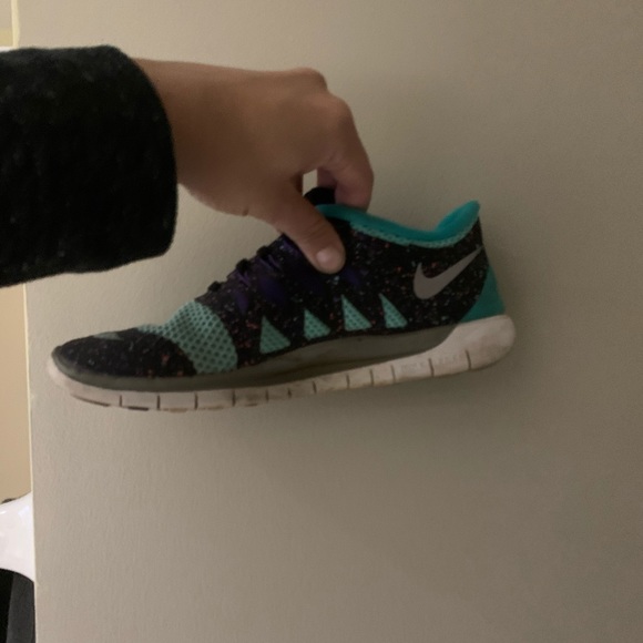 NIKES sold to @rikki_evans - Picture 7 of 8